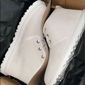 white neumal uggs